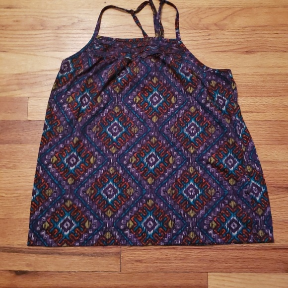 Tops - Picture 5 of 7